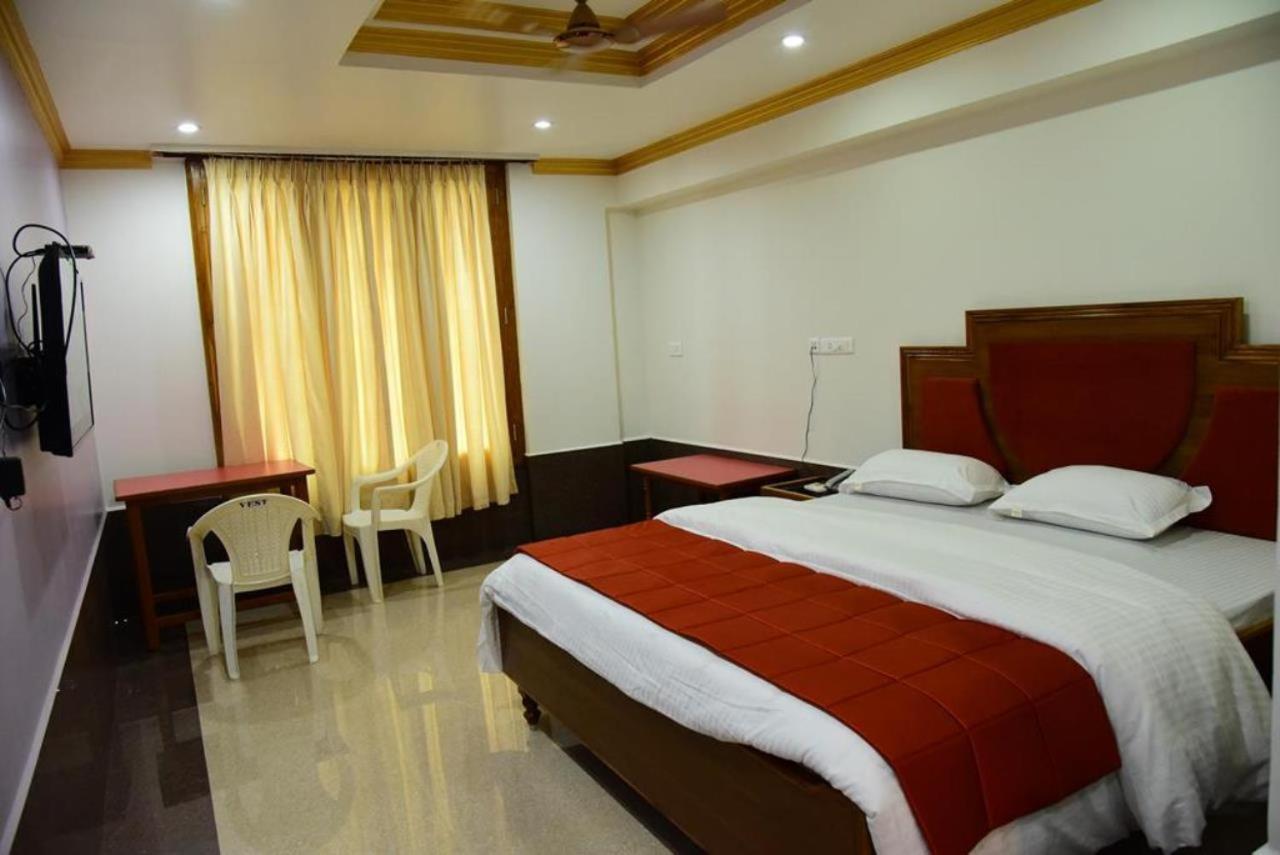 Hotel Chembiyan Pudukkottai Ngoại thất bức ảnh