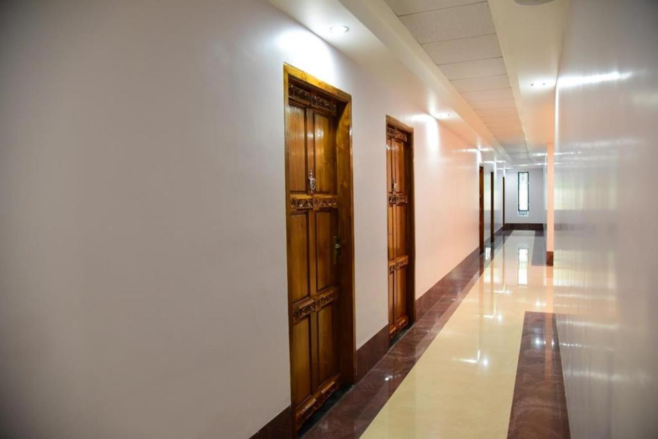 Hotel Chembiyan Pudukkottai Ngoại thất bức ảnh